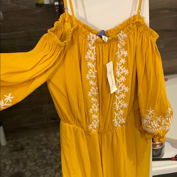 Floral Detailed Romper - Picture 2 of 4